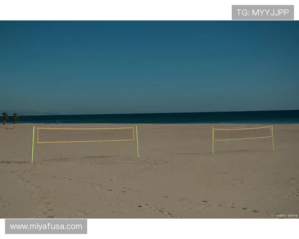 比基尼娱乐场：夏日海滩上的时尚休闲新体验